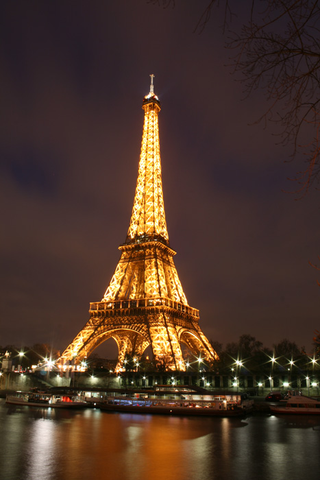 ''Somos la torre Eiffel encendida
