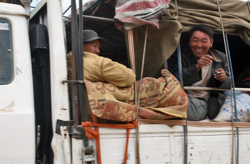 [- Sonrisa -] Carretera hacia Bayanhongor (Mongolia)