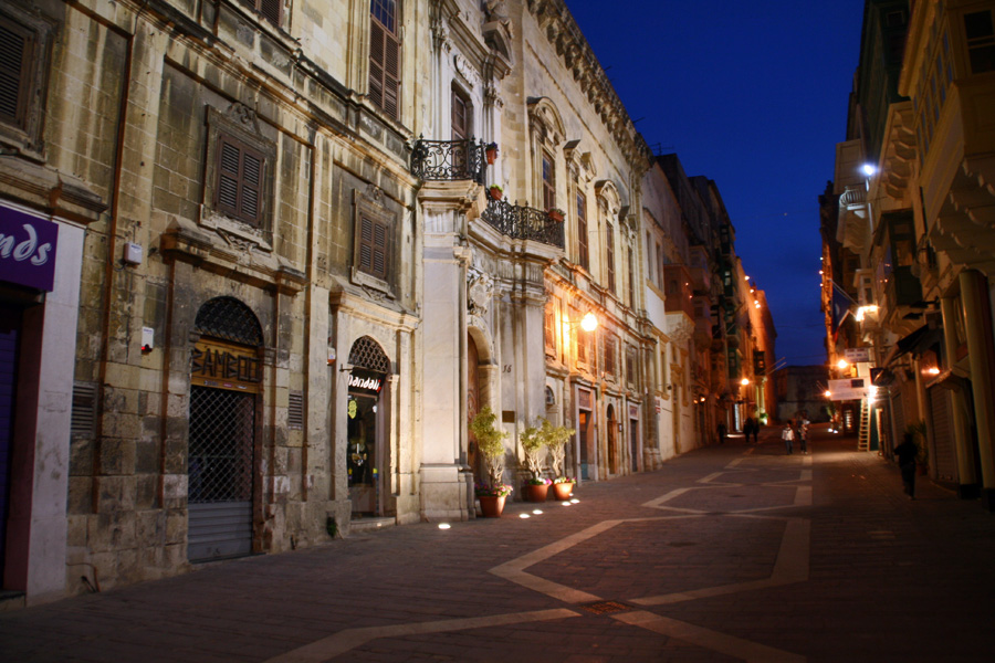 [- Avenida Peatonal -] Triq Il-Merkanti, Valletta (Malta)