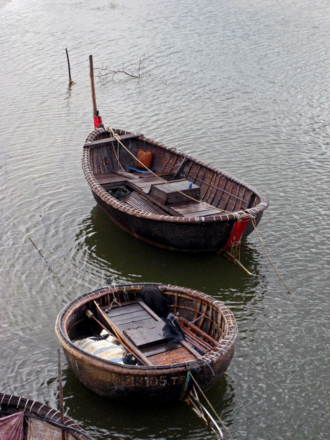 [- Barcas -] Ga Lien Chieu, Cửa vịnh Đà Nẵng (Vietnam)