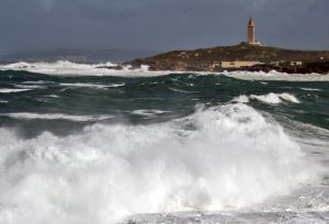 [- Ao bater das ondas  -] Torre de Hércules, A Coruña, Galiza (España)