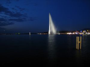 [- Surtidor Nocturno -] Promenade du Lac, Genève (Suiza)