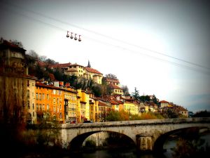 [- Teleférico -] Voie de Corato, Grenoble (Francia)