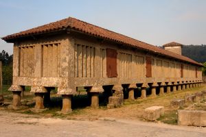 Horreo do Mosterio de Poio, Galiza (España)