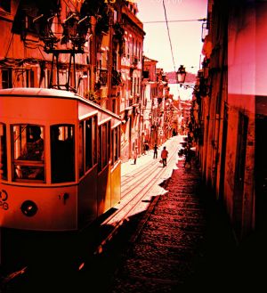 [- Saudade -] Elevador da Bica, Rua da Bica de Duarte Belo, Lisboa (Portugal)