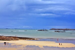 [- Nubes de Tormenta -] Rue Ste Anne, Saint Malo, Bretagne (Francia)